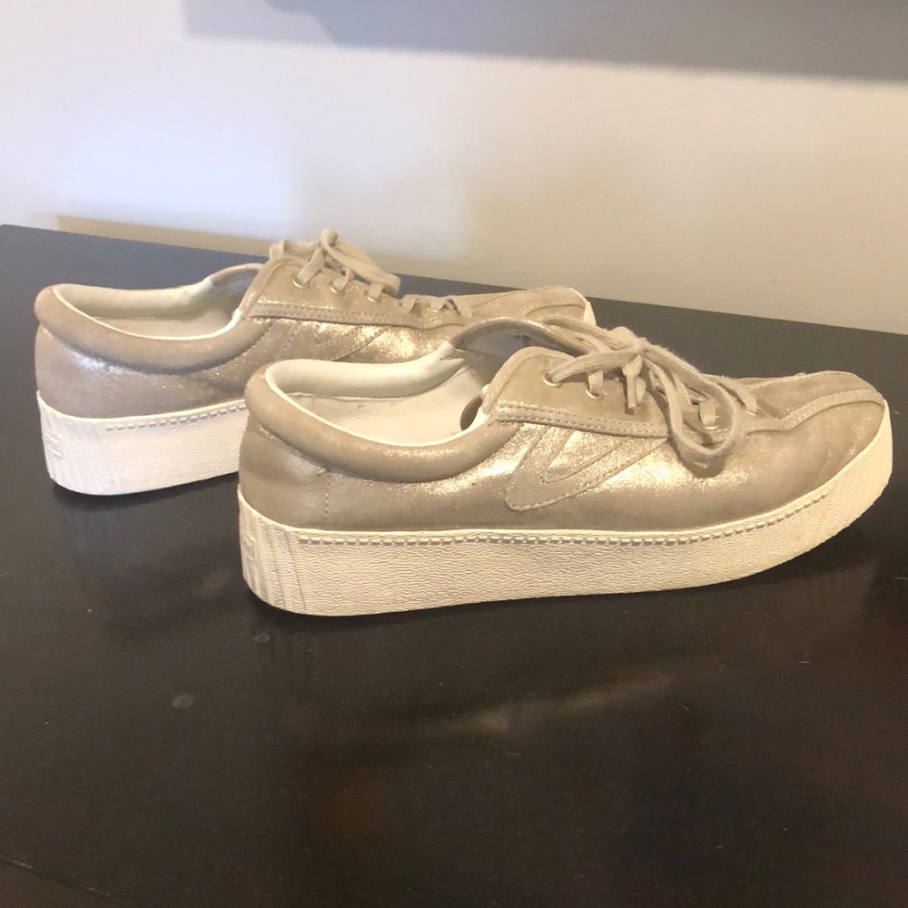 Gold Platform Tretorns